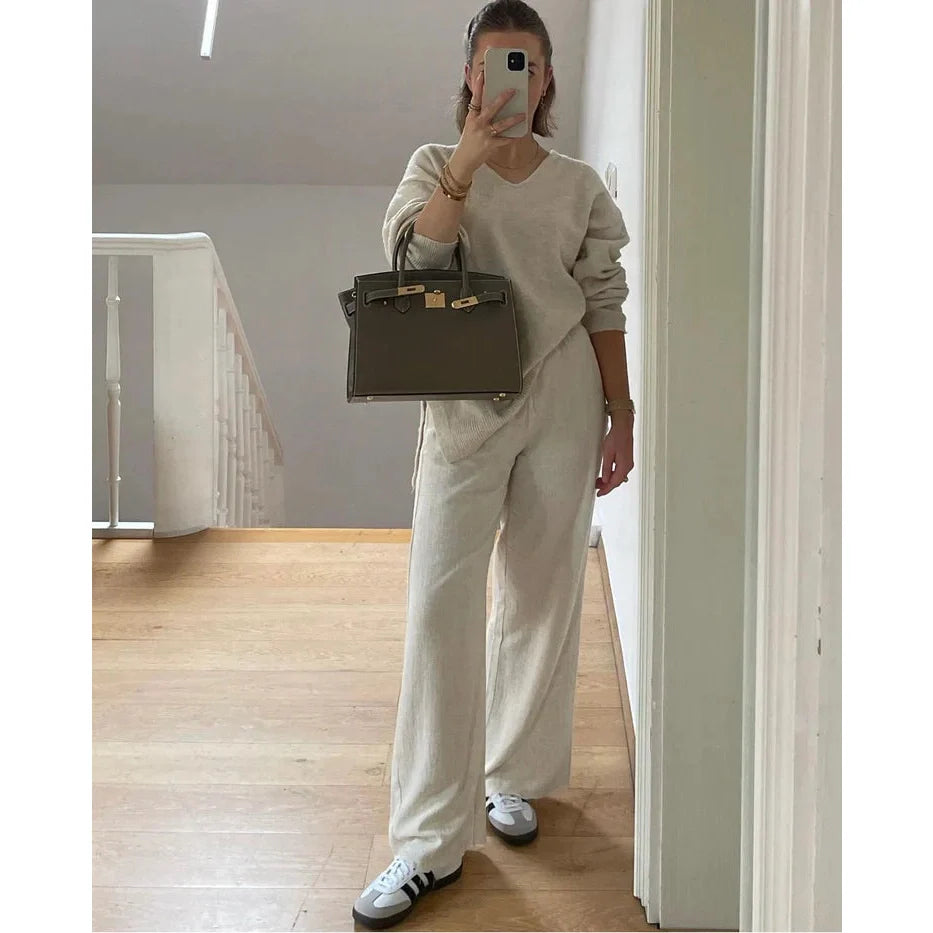 Kensington Full-Grain Leather Handbag with Gold Hardware and Removable Strap