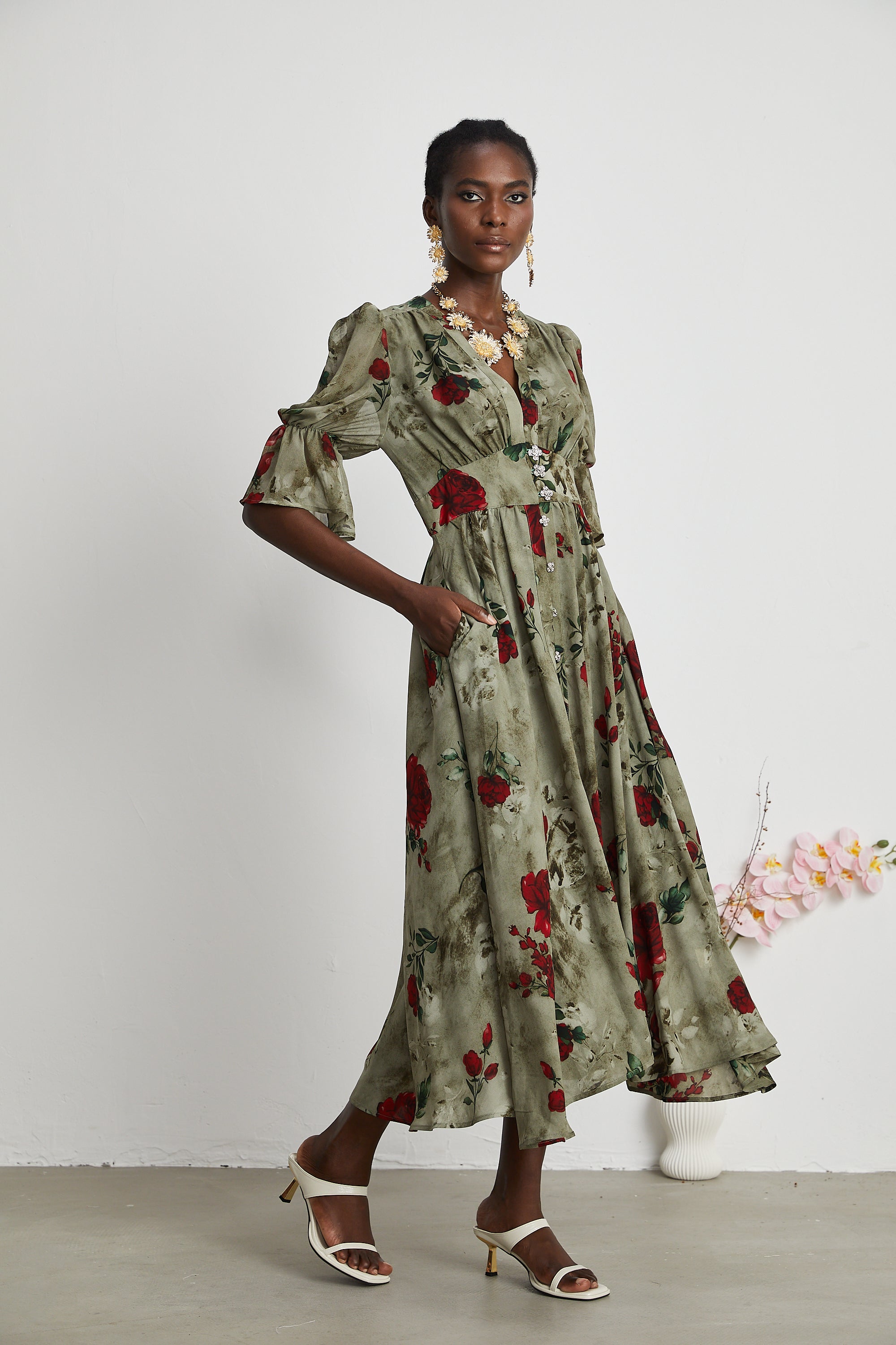 Elegant Floral V-Neck Midi Dress for Women: Perfect Summer Style