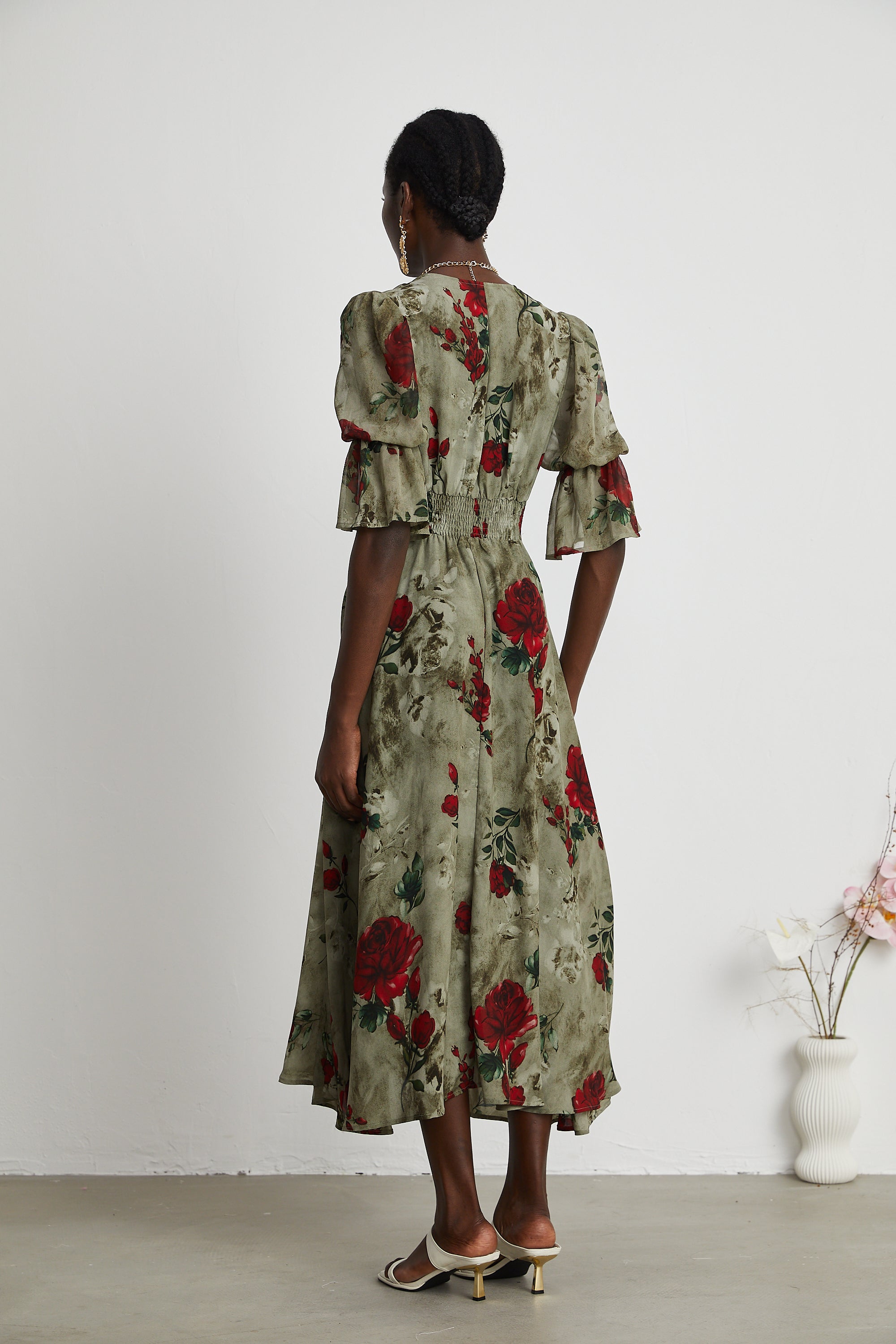 Elegant Floral V-Neck Midi Dress for Women: Perfect Summer Style