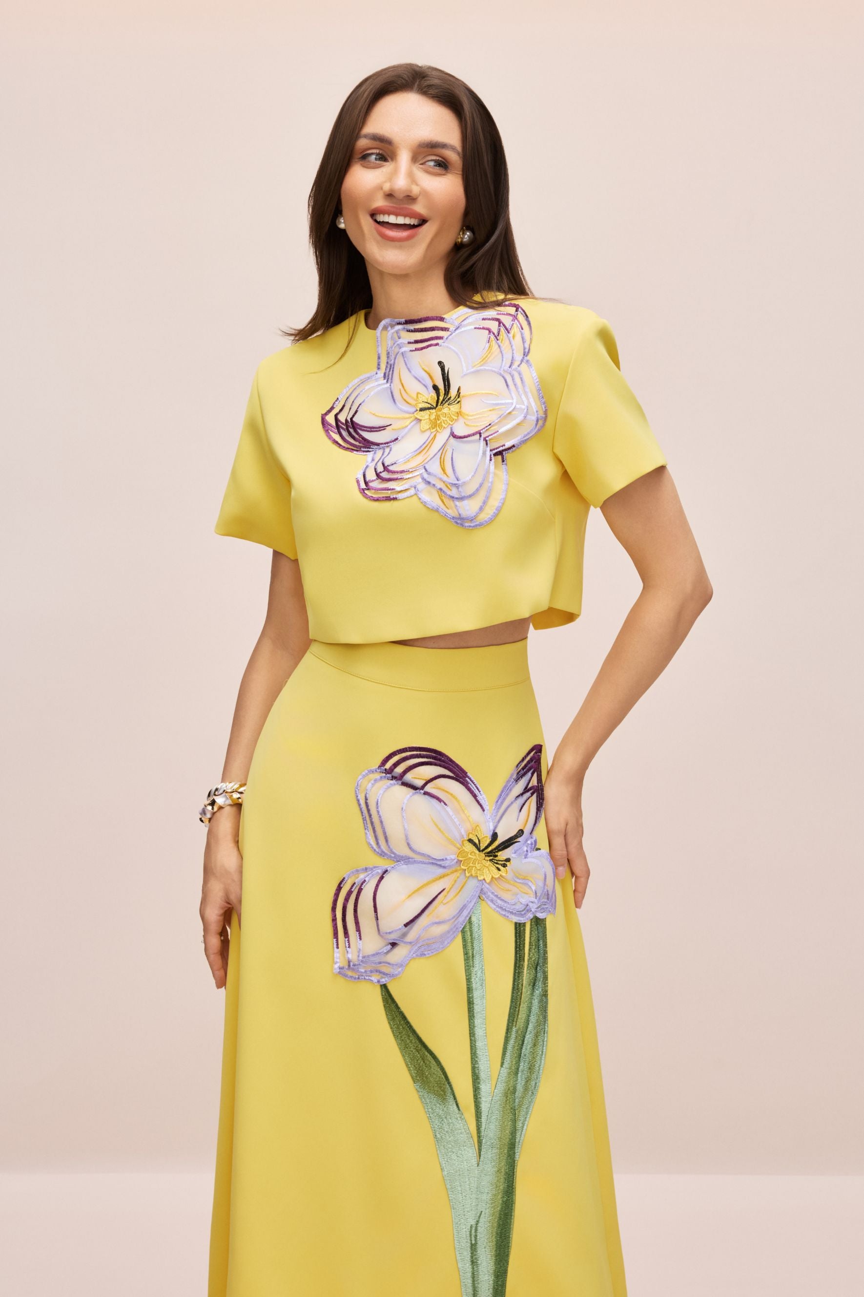 Elegant White Floral Appliqué Short Sleeve Top and A-Line Skirt Set
