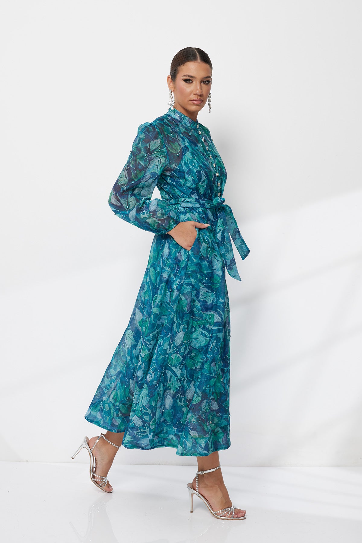 Floral Button-Detail Summer Midi Dress with Airy Fabric