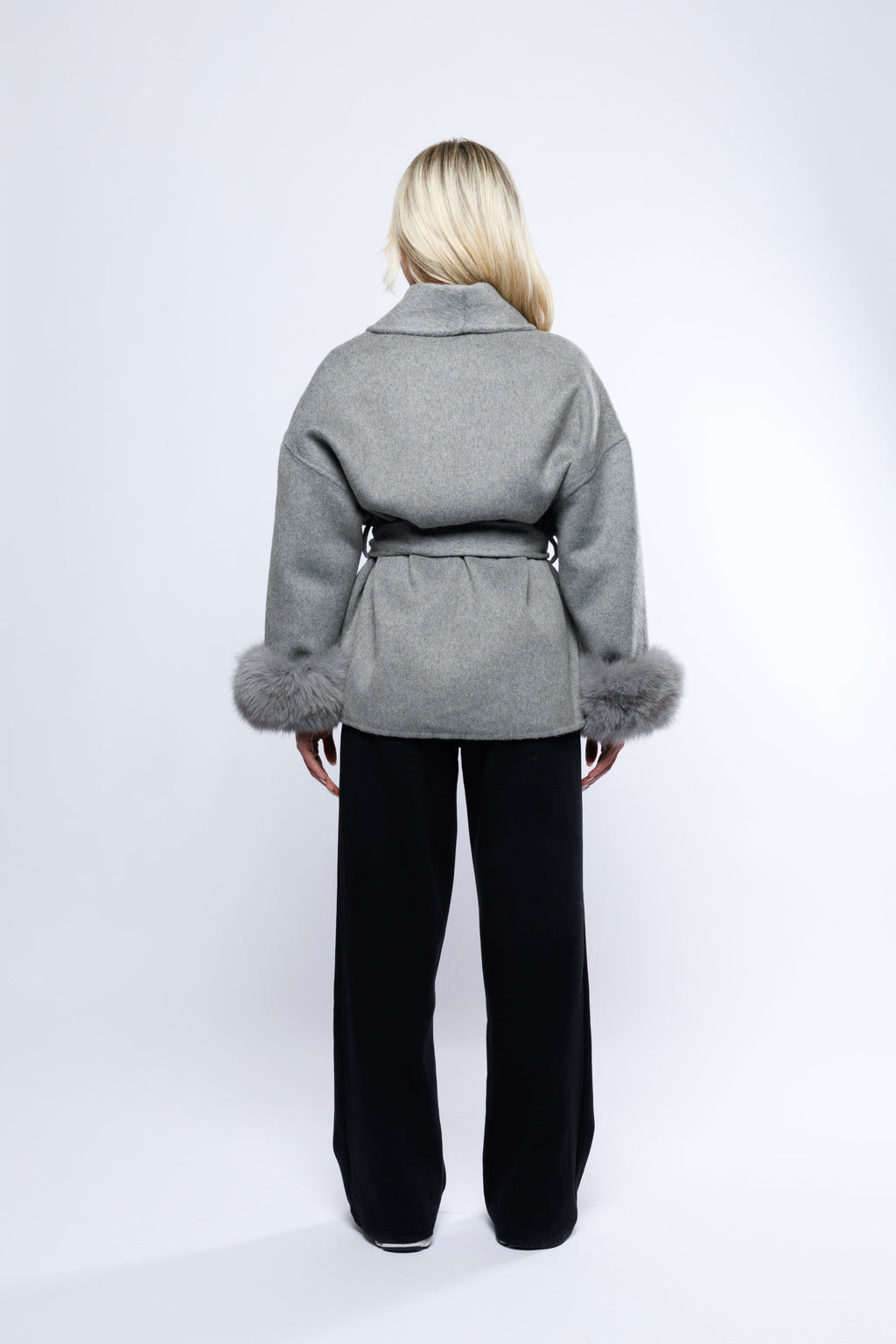 MAIA Cashmere Constance Women's Elegant Luxury Knit Jacket Fit