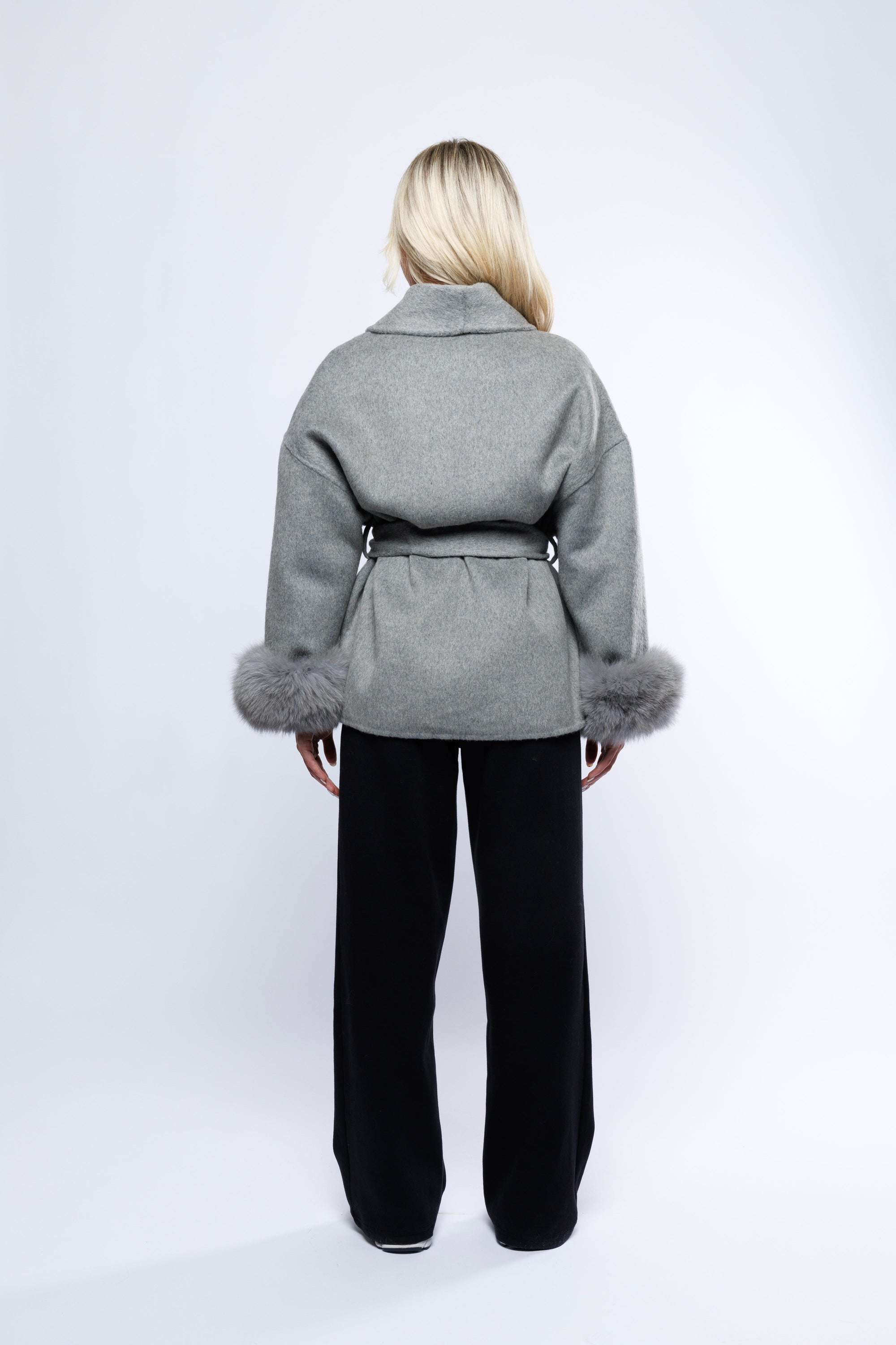 MAIA Cashmere Constance Women's Elegant Luxury Knit Jacket Fit