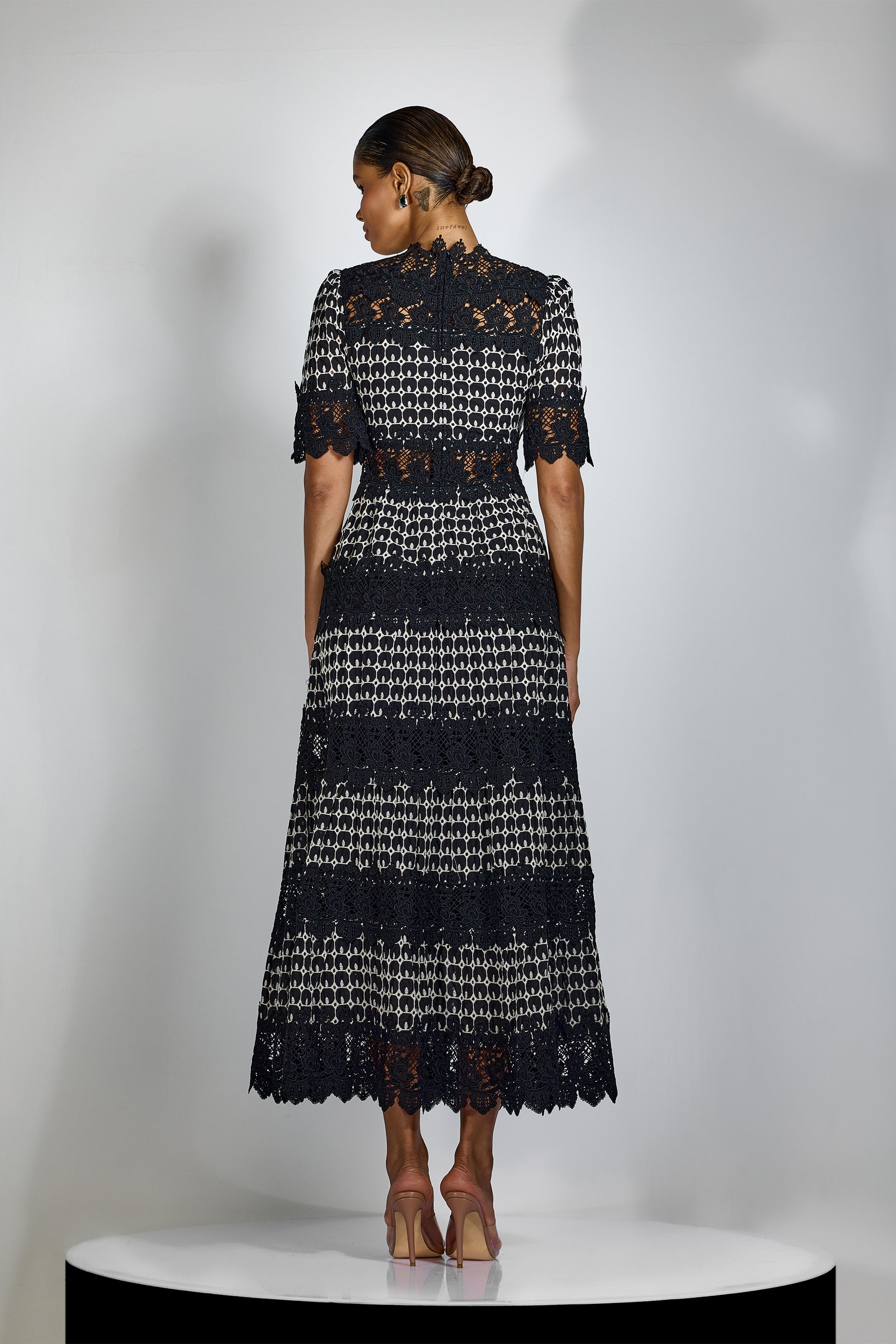 Elegant Sabrina Embroidered Lace Short Sleeve Midi Dress for Resort Wear