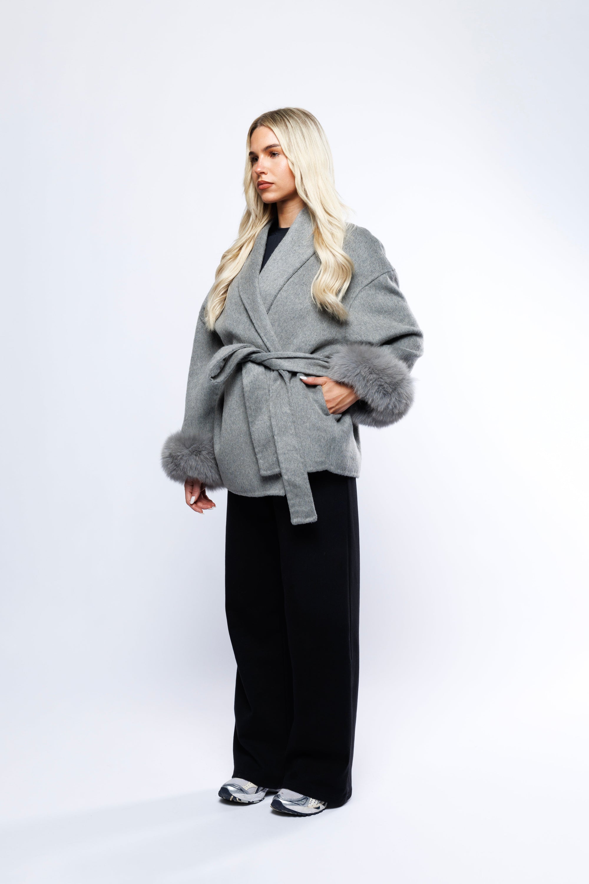 MAIA Cashmere Constance Women's Elegant Luxury Knit Jacket Fit