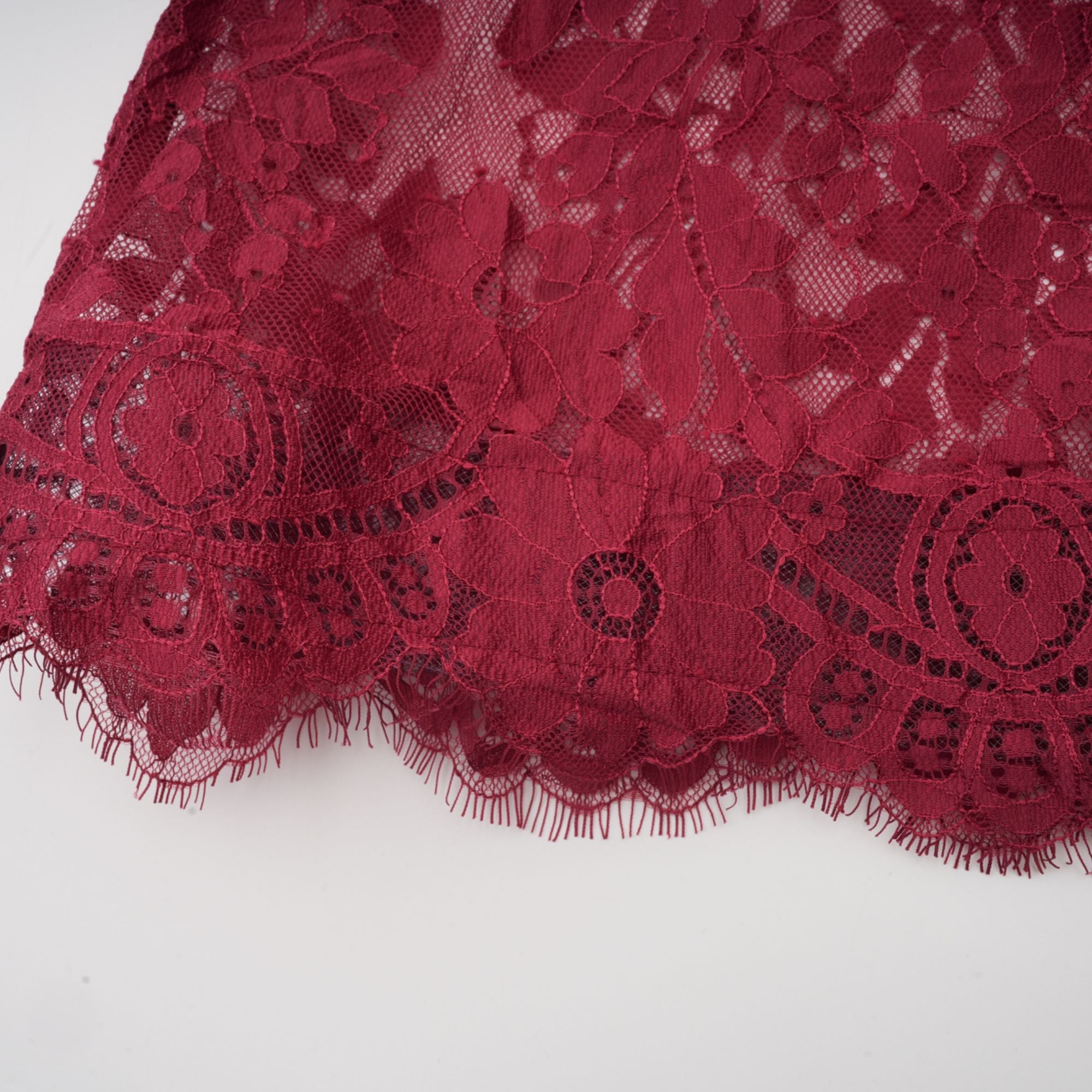Elegant Red Chantilly Lace Oversize Dress: Timeless Style, Comfortable Fit, Versatile
