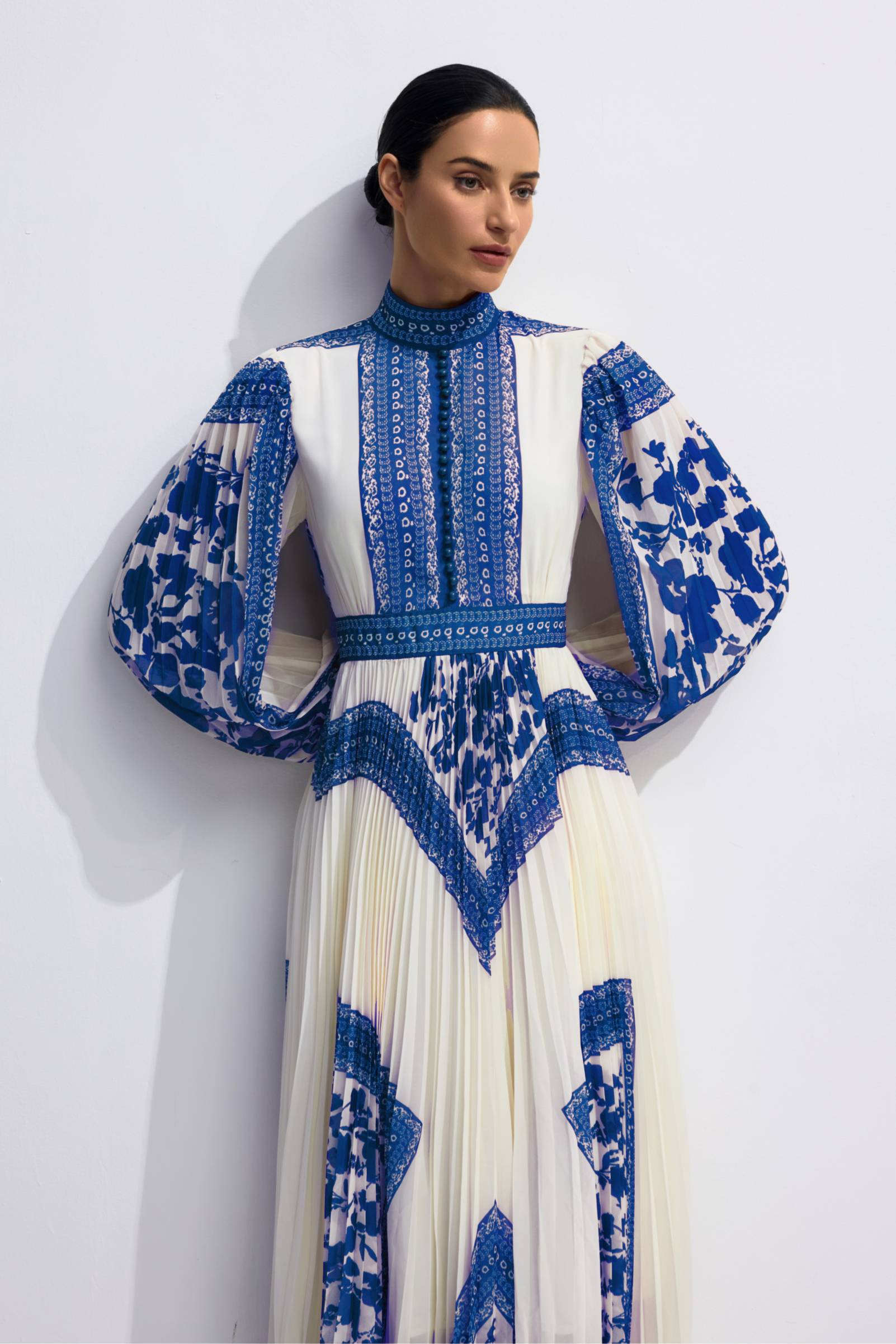 Melvina Floral Print Pleated Maxi Dress: Elegant Flowy Style for Garden & Resort