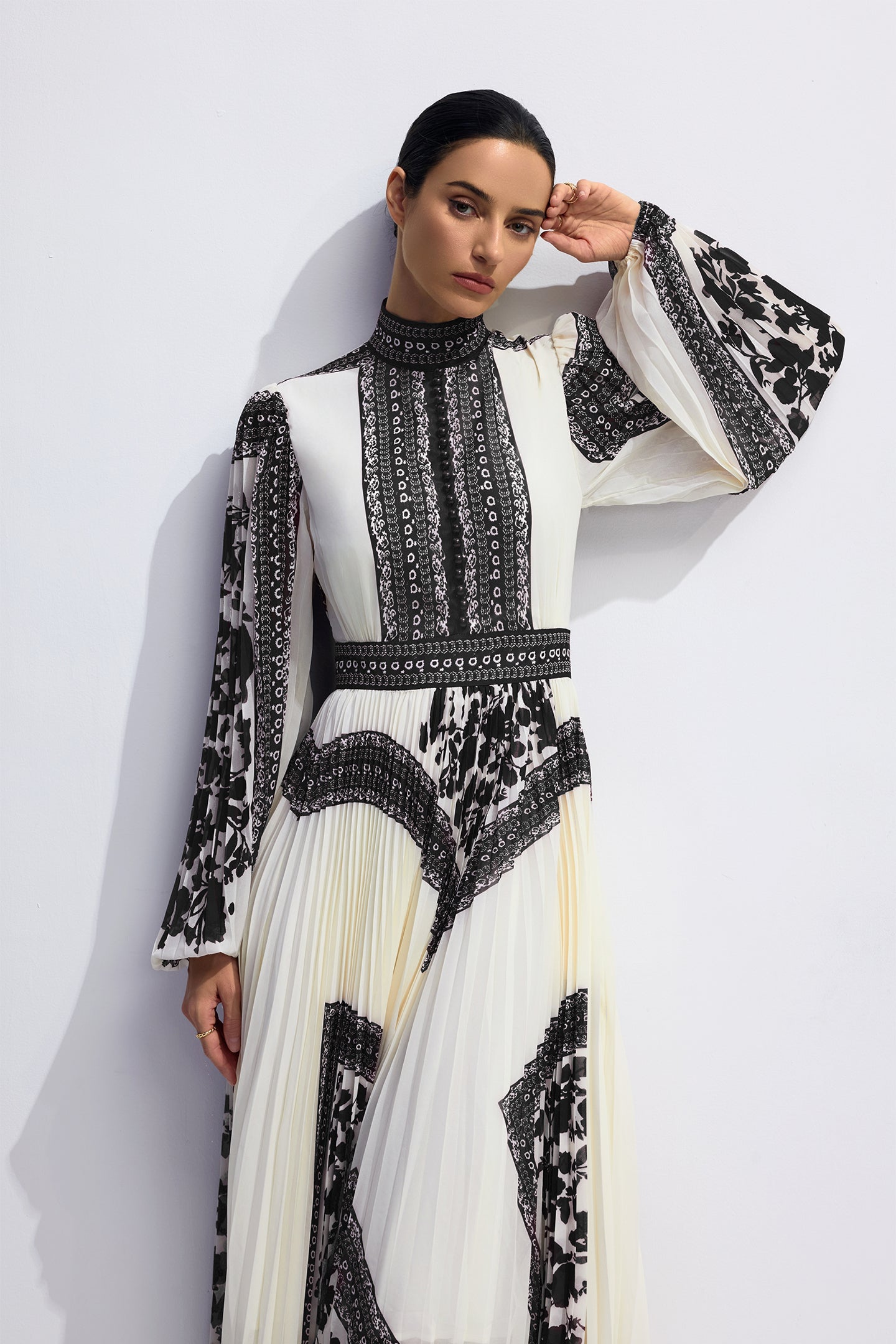 Melvina Floral Print Pleated Maxi Dress: Elegant Flowy Style for Garden & Resort