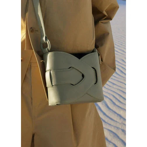 Fiorenza Seraphina Elegant Premium Italian Leather Magnetic Handbag