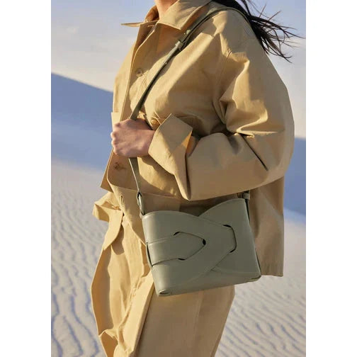 Fiorenza Seraphina Elegant Premium Italian Leather Magnetic Handbag