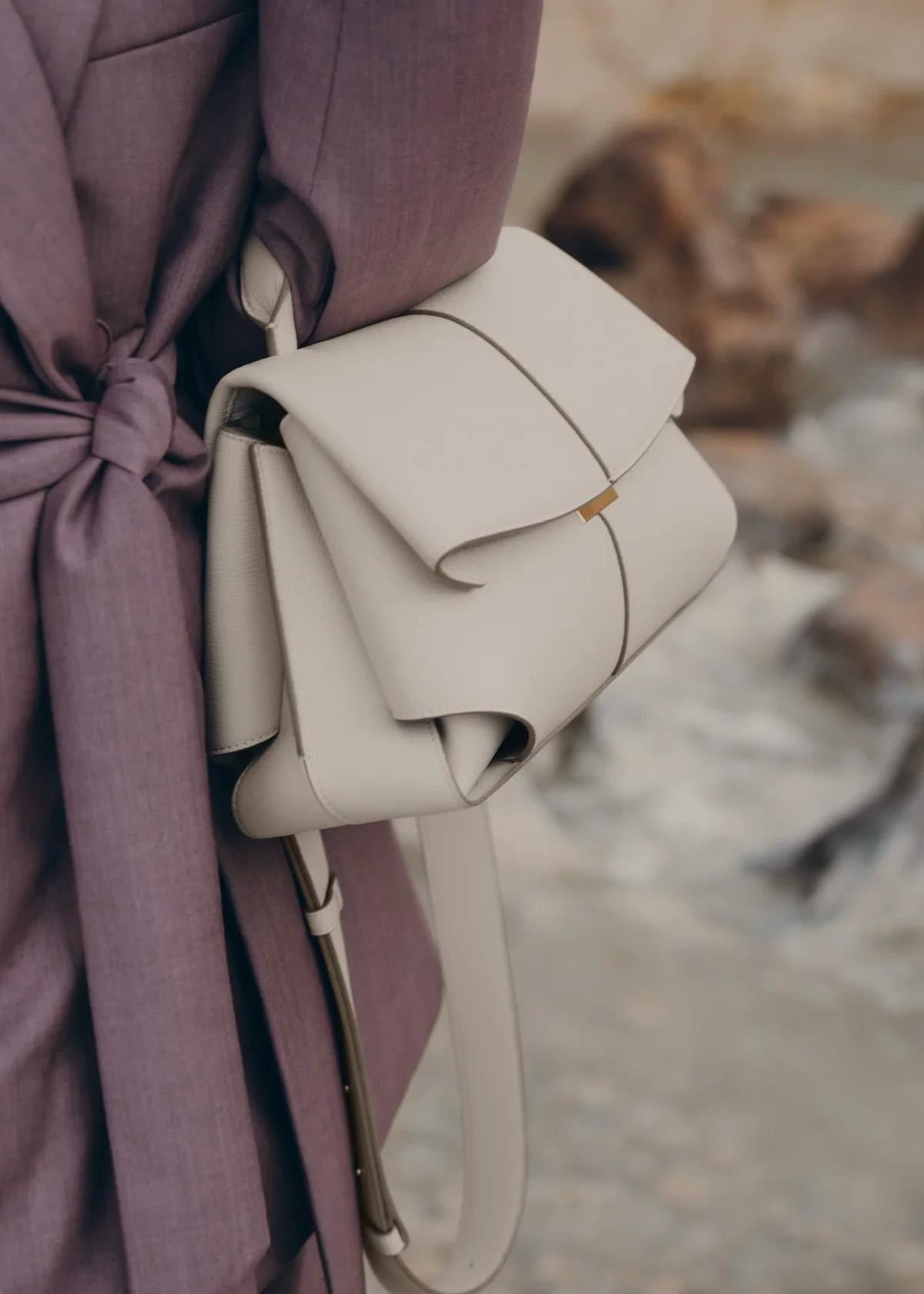 Sora Handbag Ebony